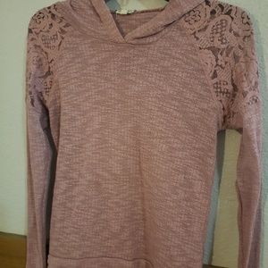Light pink knit hooded sweat with lace shoulder
